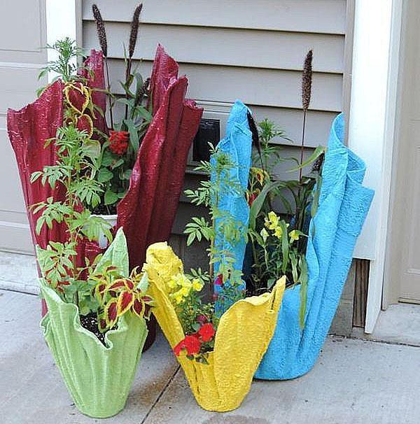 pots de fleurs ajourés en béton