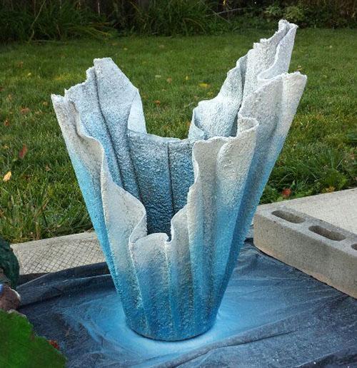 peindre un pot de fleurs décoratif