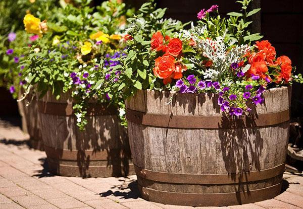 maceteros de madera para flores de jardín