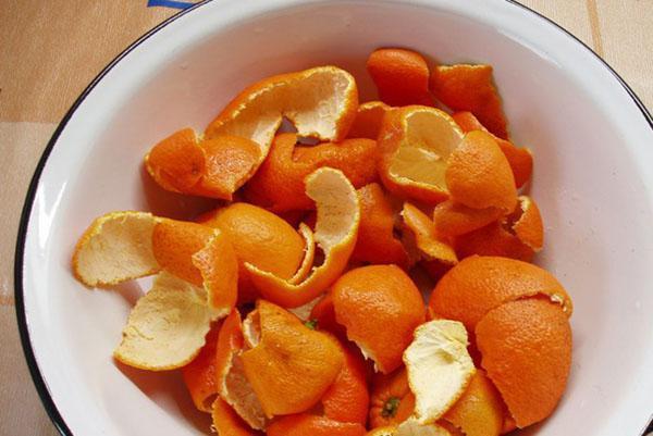 lavar la cáscara de mandarina