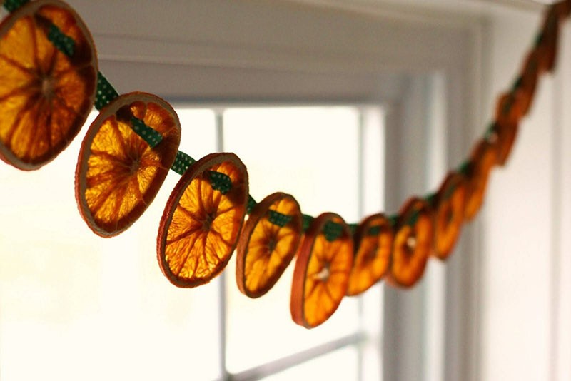 oranges sèches dans des conditions naturelles