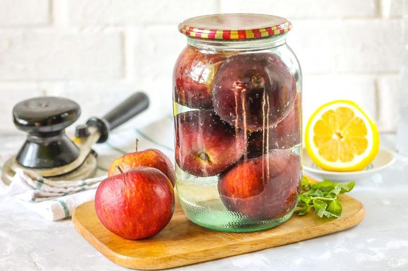 compota de manzana entera