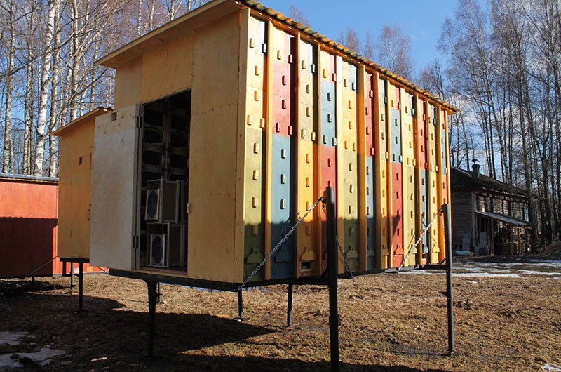 construcción de un pabellón de abejas estacionario
