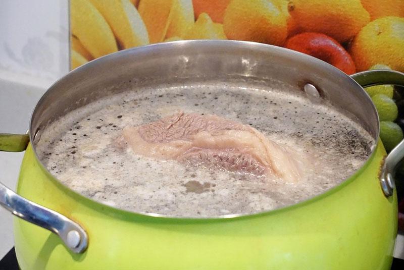 faire bouillir du porc