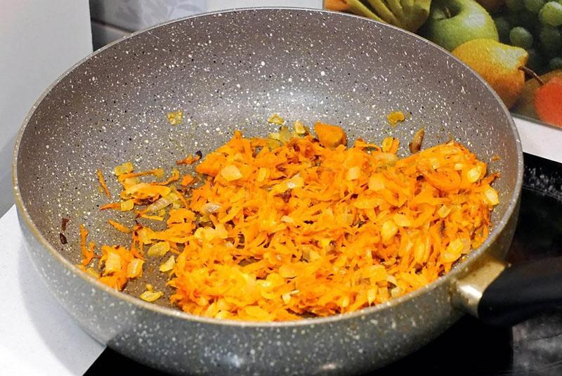 ragoût de carottes et d'oignons