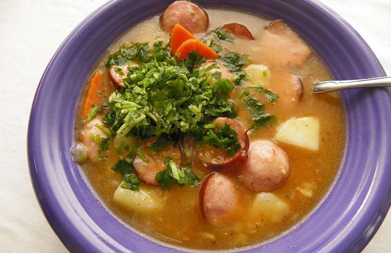 cómo cocinar sopa de salchicha de guisantes