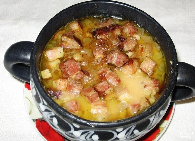 remplir la casserole et cuire la bouillie au four