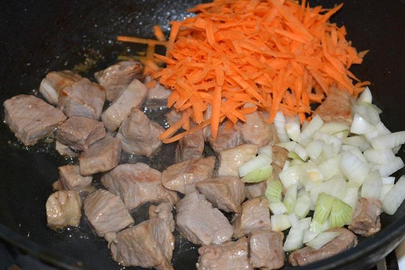 faire frire la viande avec des légumes