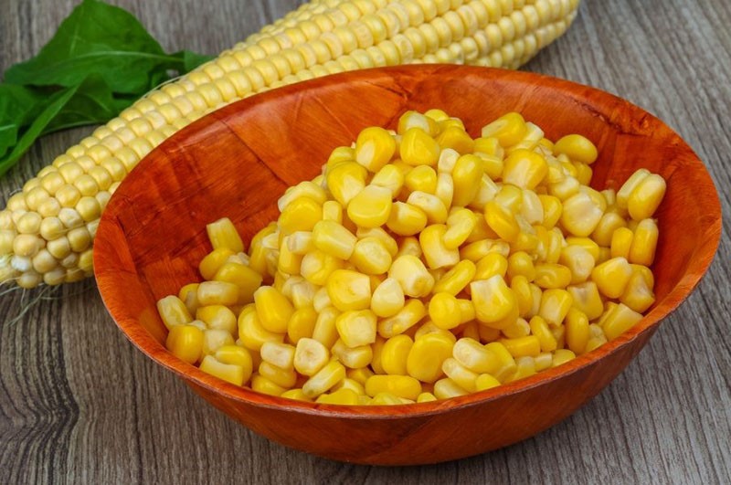 preparar granos de maíz para congelar