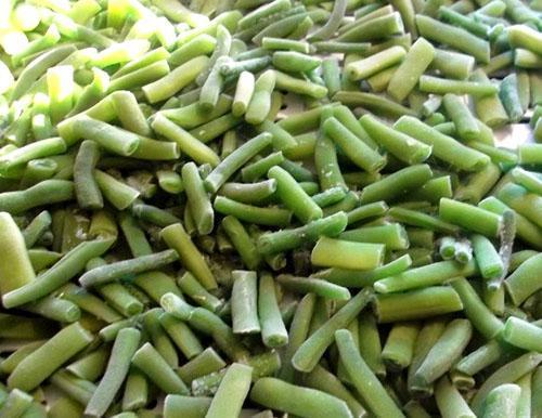 Los frijoles lavados y cortados se secan