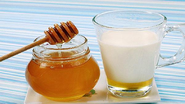 miel avec du lait