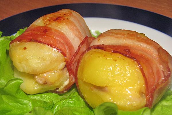 papas con queso envueltas en tocino
