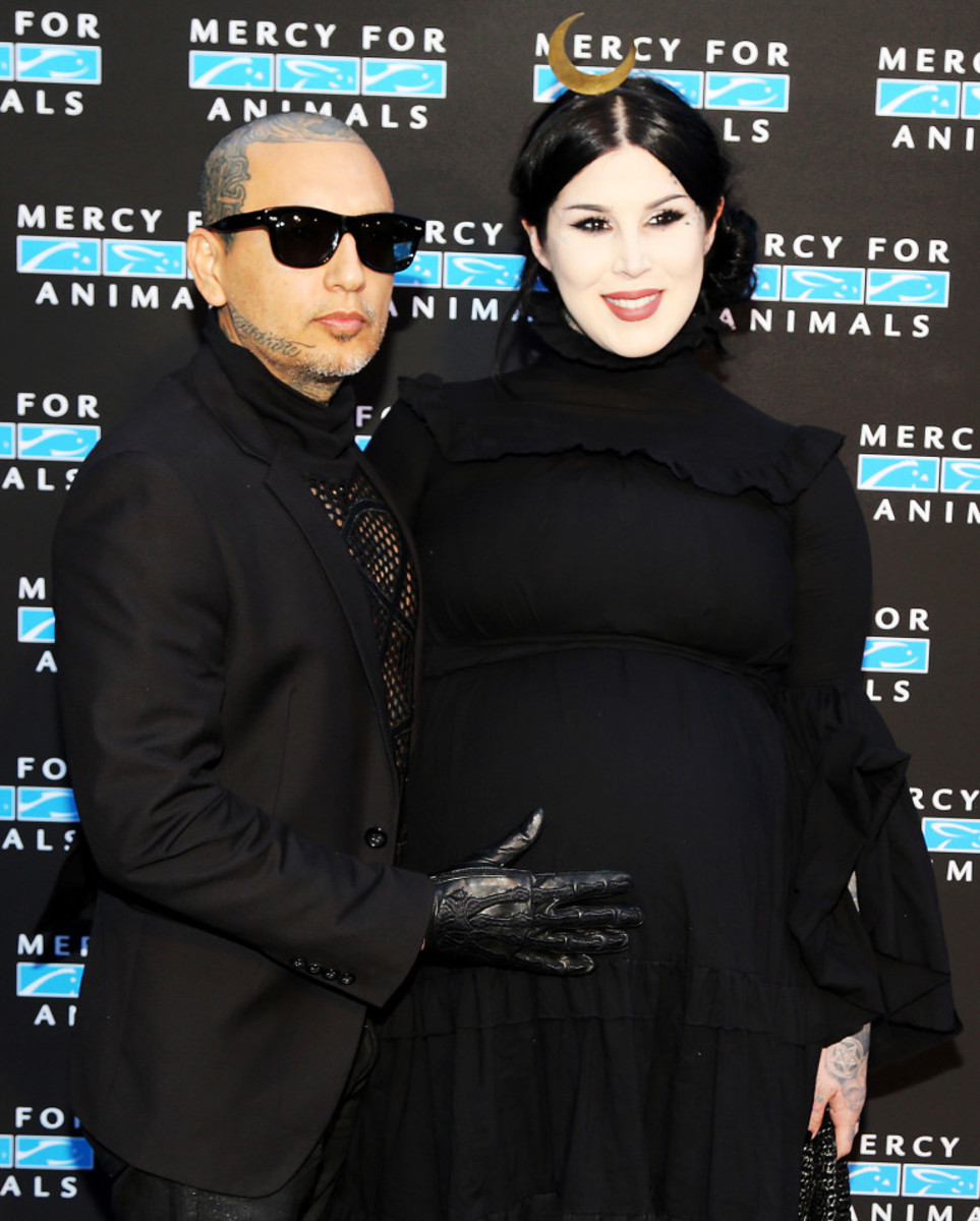 Kat von d pregnant, kat von d LA, rafael reyes, kat von d baby name, natural delivery, kat von d date, LA ink, Miami Ink, Leafar Seyer, Kat Von D Prayers, Nite Ritual, Kat Von D porodní asistentka, Manžel Kat Von D.