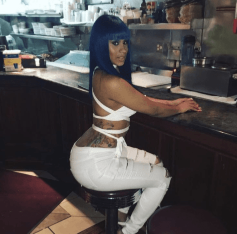 Die Hip-Hop-Kultur ist hauptsächlich für den Zustrom von Schwarzmarktspritzen verantwortlich, wobei Anthony in ihrer Serie den Einfluss von Stars wie Nicki Minaj, Cardi B und Kim Kardashian untersucht.
