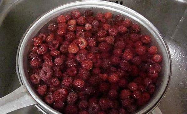 faire bouillir le sirop de framboise