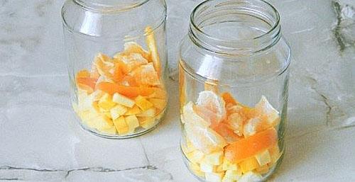 agregue ralladura de cítricos y naranja