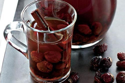 compota de cereza de pájaro y rosa mosqueta