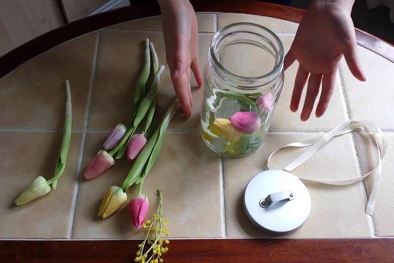 préparation des fleurs pour la conservation