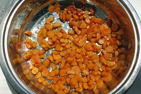 frites de carottes finement hachées