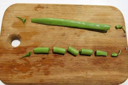 hacher les haricots d'asperges