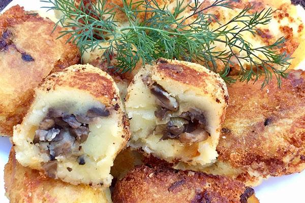 chuletas de patata con champiñones