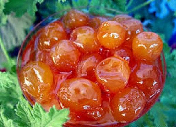 confiture de cerises blanches avec noyau