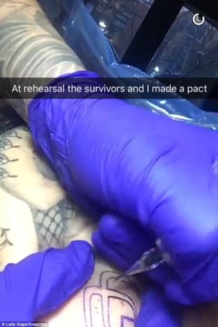 Lady Gaga Einheit Tattoo1
