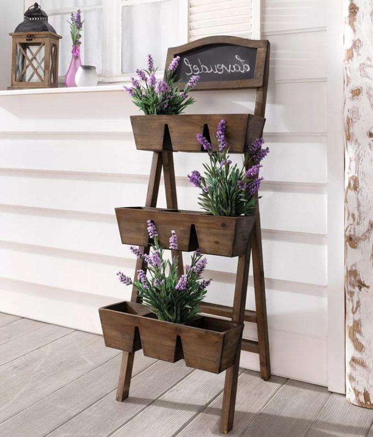échelle peinte pour fleurs