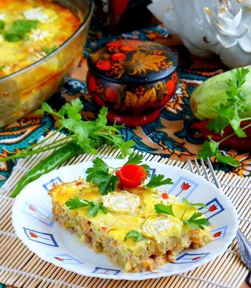 Casserole de courgettes, viande hachée et fromage