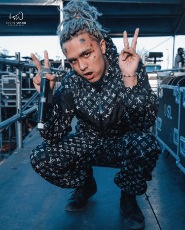اكتسبت Pump شهرة على SoundCloud وهي جزء من
