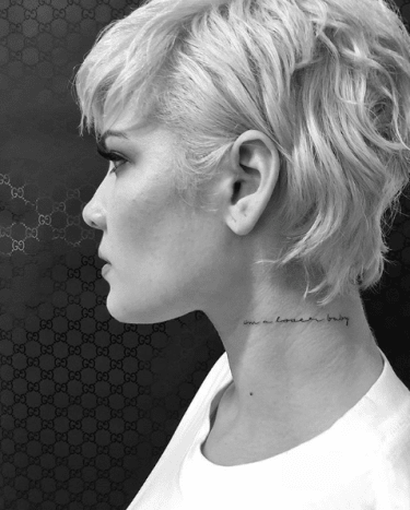 Nachdem das Paar zusammen auf SNL aufgetreten war, besuchte das Paar den NYC-Inker Jon Boy für ein paar neue Tattoos. Halsey bekam die Texte zu Becks Single aus dem Jahr 1993