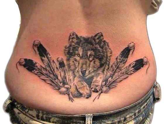 Lower Back Tattoos, um das Stigma des Landstreicherstempels zu zerstören