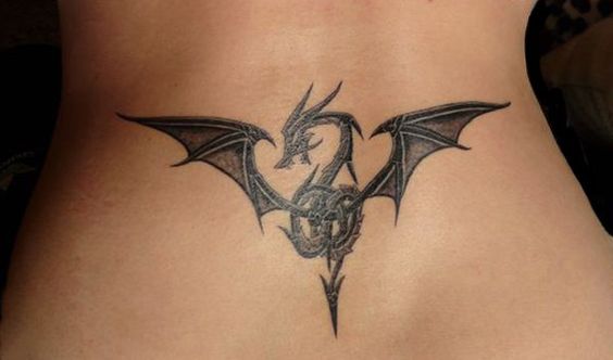 Lower Back Tattoos, um das Stigma des Landstreicherstempels zu zerstören