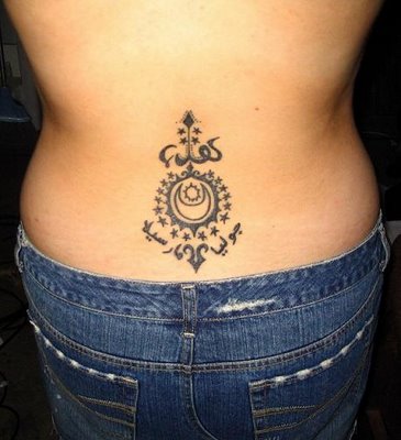 Lower Back Tattoos, um das Stigma des Landstreicherstempels zu zerstören