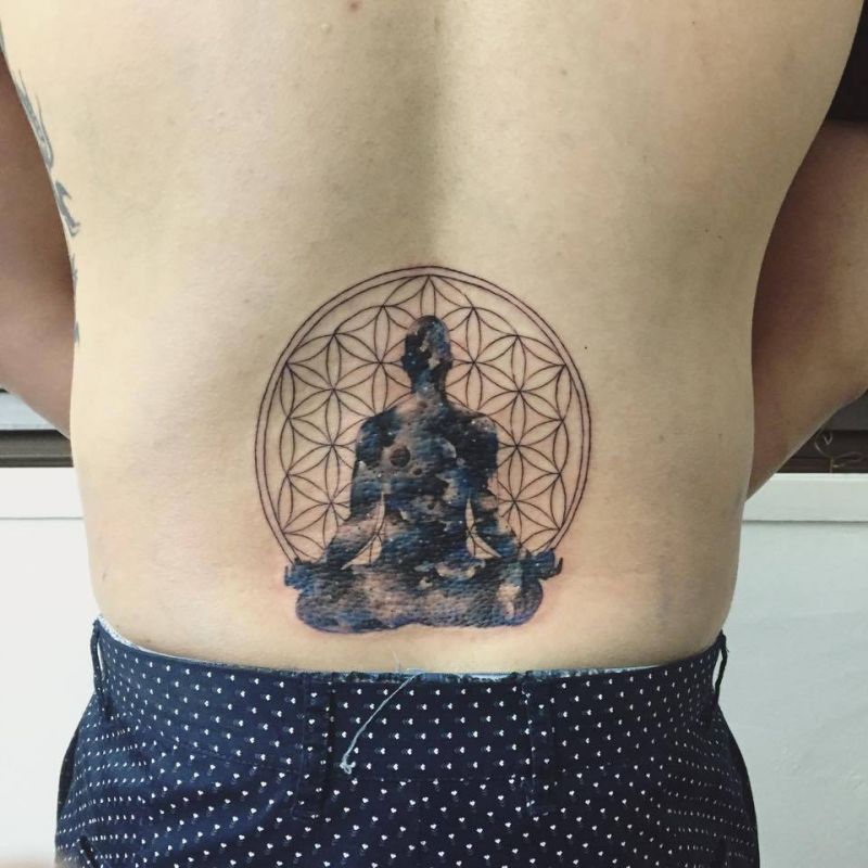 Lower Back Tattoos, um das Stigma des Landstreicherstempels zu zerstören