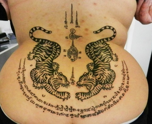 Lower Back Tattoos, um das Stigma des Landstreicherstempels zu zerstören