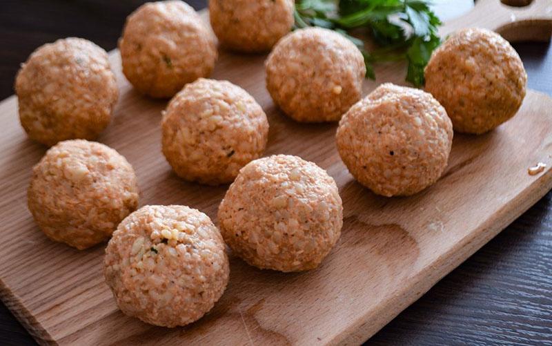 albóndigas con bulgur y champiñones