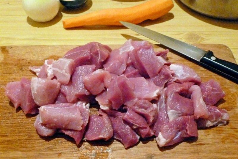 picar carne para pilaf