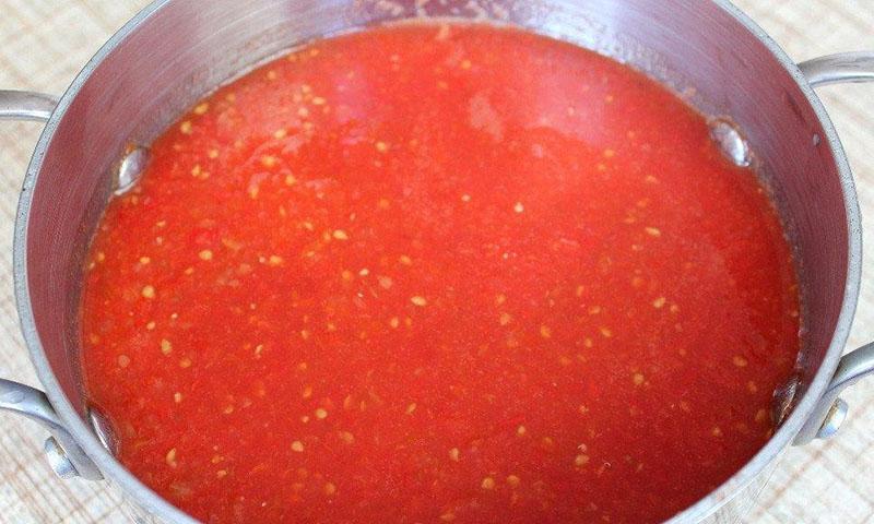 jugo de tomate maduro