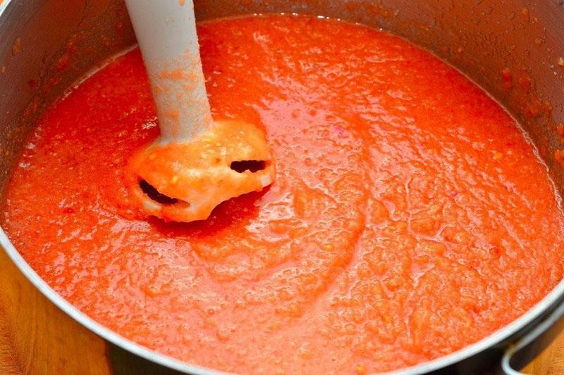 moler tomate y cebolla