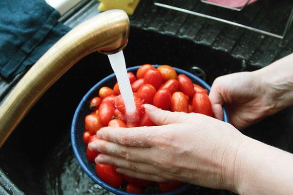 enjuagar los tomates
