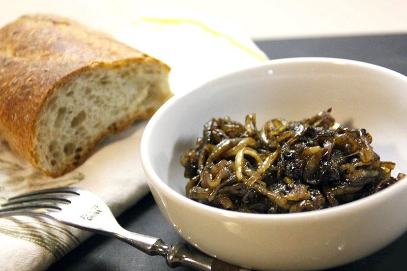 mermelada de cebolla con bouquet de garni