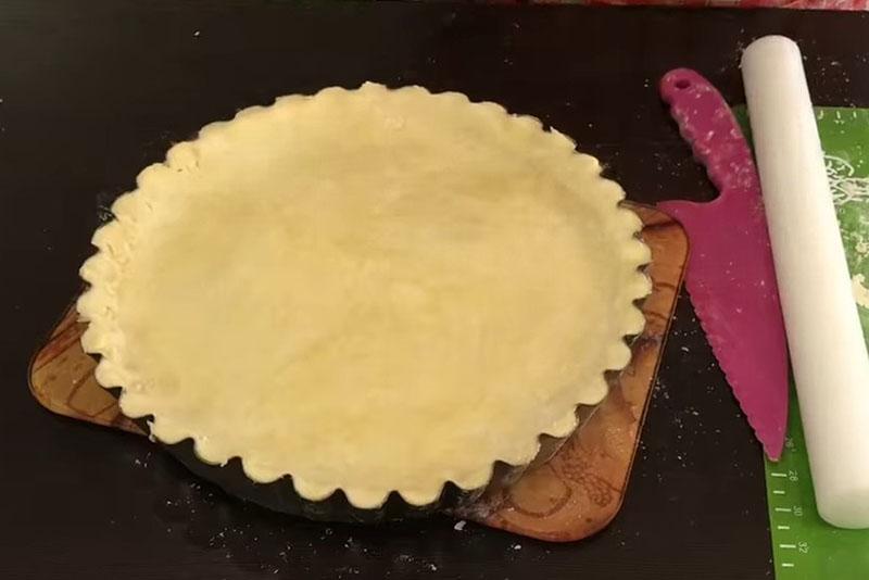 recouvrir le gâteau de pâte