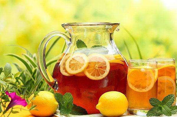 El té de limón es bueno para la acidez estomacal baja