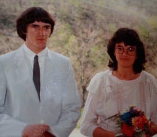 صورة عبر موقع يوتيوب تزوجت فولفيا من ماريسا ، قبل 32 عامًا ، وعلى الرغم من احتفاظه به