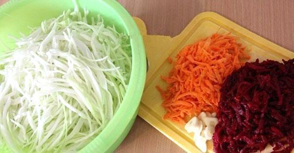 picar zanahorias y remolachas