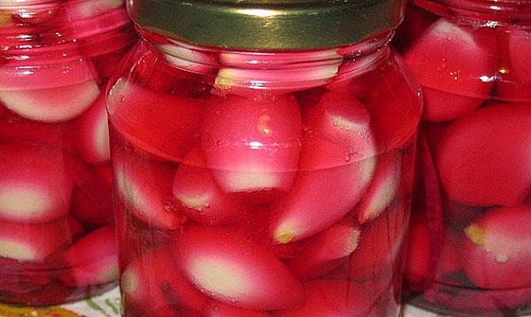 dientes de ajo en escabeche