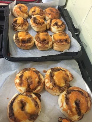 Cheese and Vegemite Scrolls, australská pochoutka.