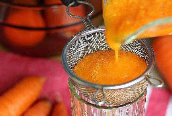 filtrer le jus de carotte