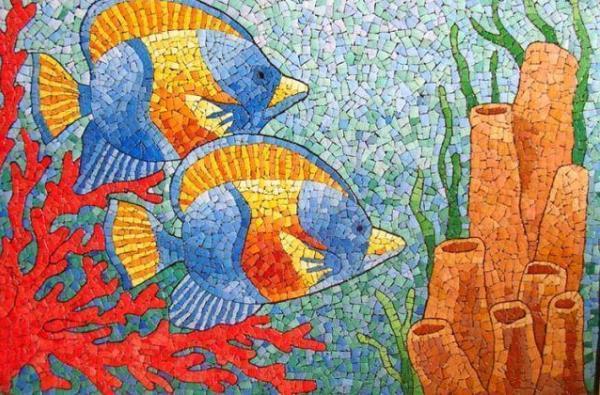 Mosaïque de poissons sous l'eau